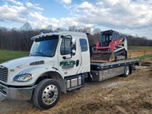equipment hauling in Bowling Green, Kentucky